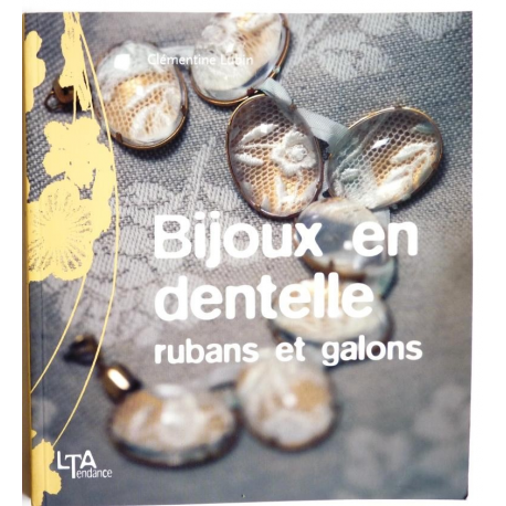 Bijoux en dentelle, rubans et galons